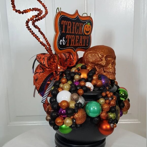 Halloween "TRICK OR TREAT" Orange Skull‎ Bubbling Black Cauldron Centerpiece  🎃 - Picture 5 of 6